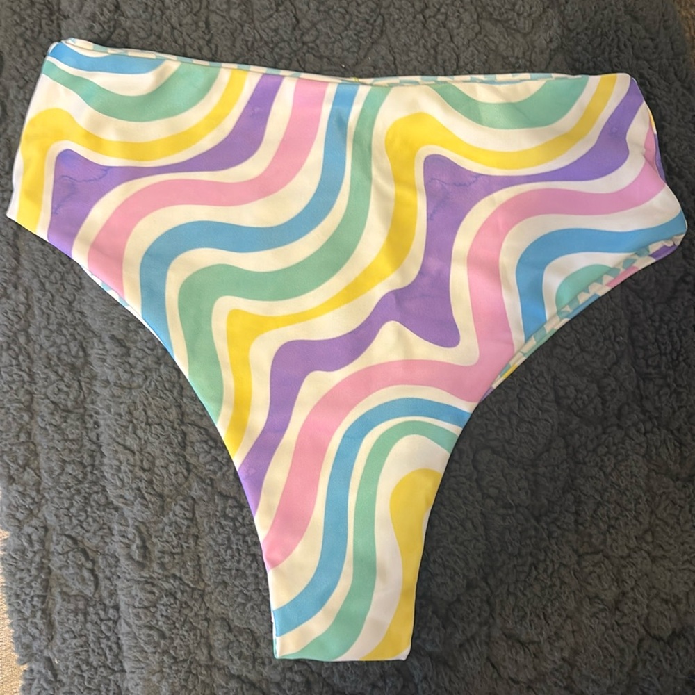 NWT Moana Bikini Reversible Patterned Bottom